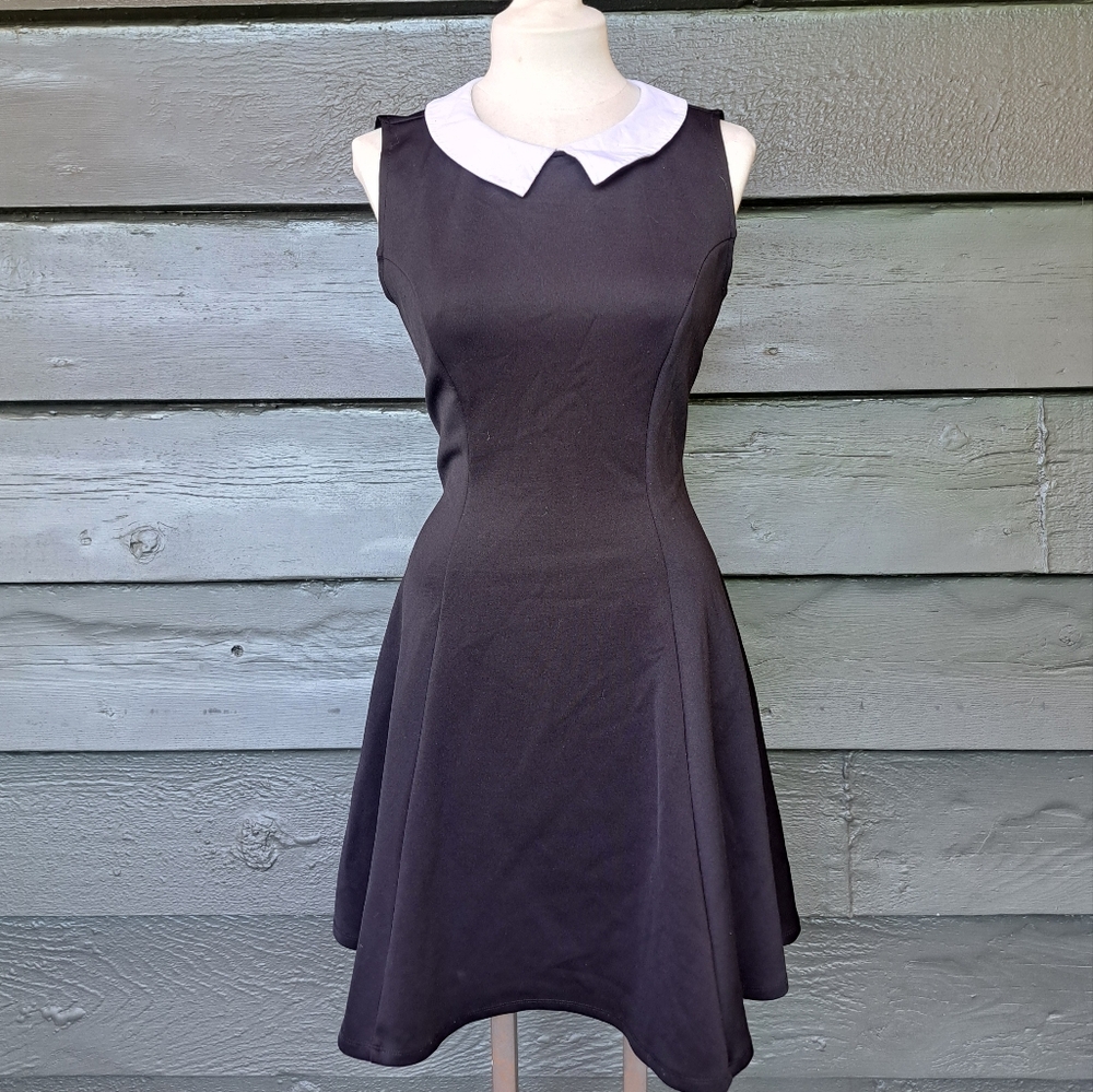 Hot Topic sleeveless mini dress size L